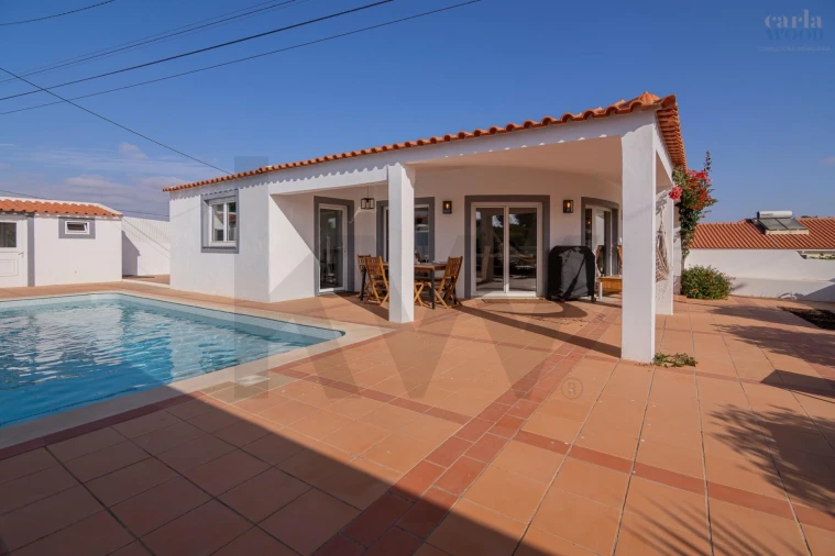 Moradia T4 para Venda em Guia Foto 2