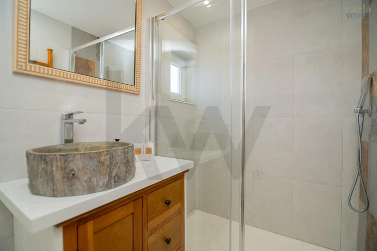 Moradia T4 para Venda em Guia Foto 68