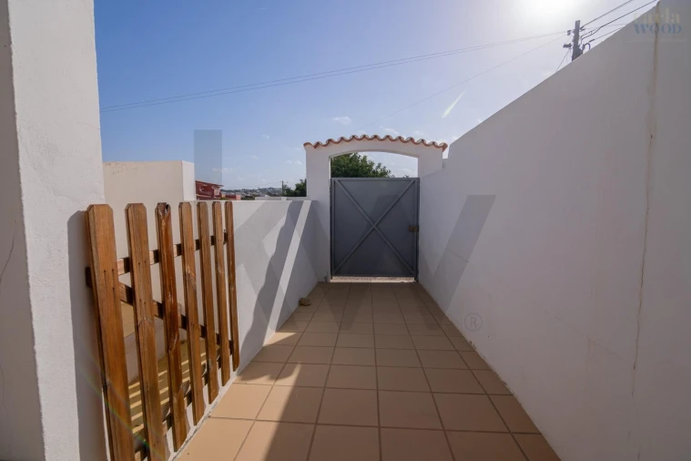 Moradia T4 para Venda em Guia Foto 45