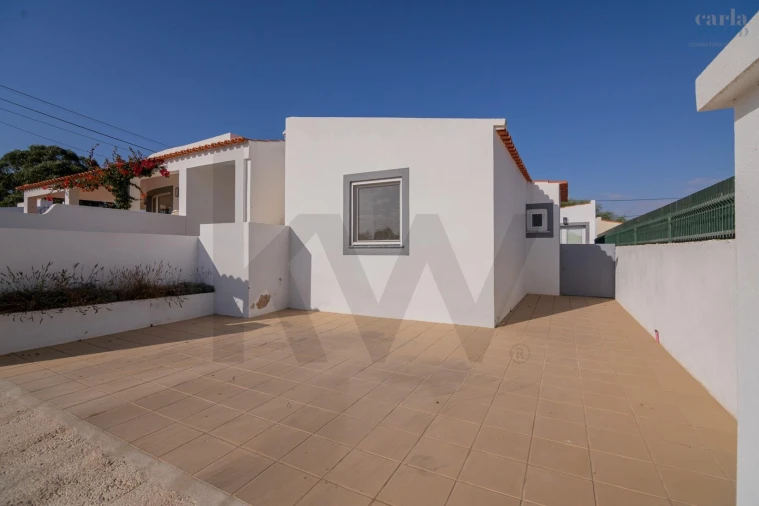 Moradia T4 para Venda em Guia Foto 14