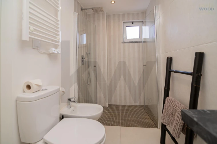 Moradia T4 para Venda em Guia Foto 91