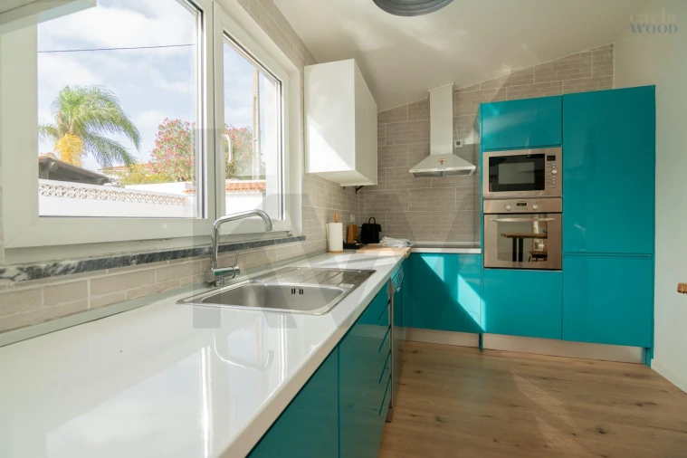 Moradia T4 para Venda em Guia Foto 78