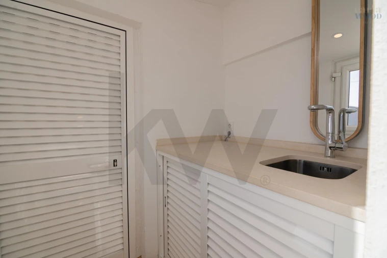 Moradia T4 para Venda em Guia Foto 92