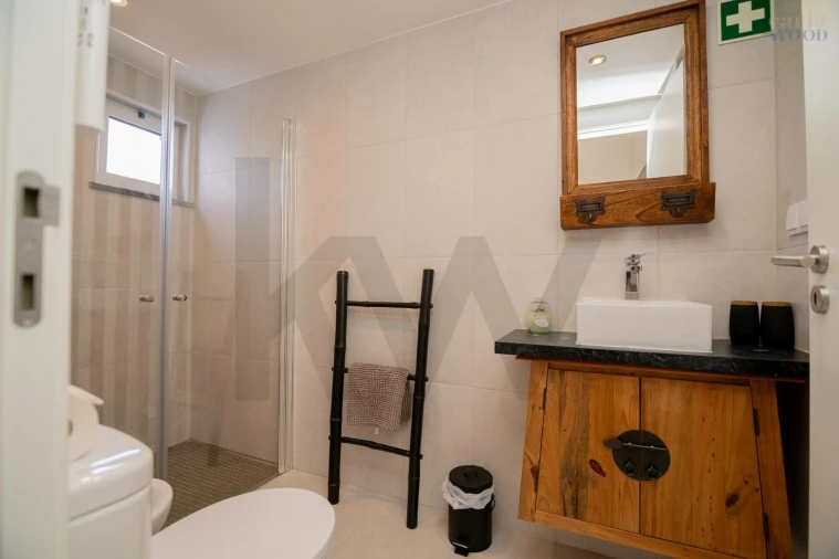 Moradia T4 para Venda em Guia Foto 90