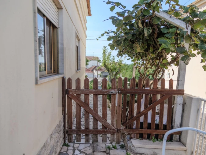 Moradia T3 para Venda em Venda do Pinheiro e Santo Estêvão das Galés Foto 16