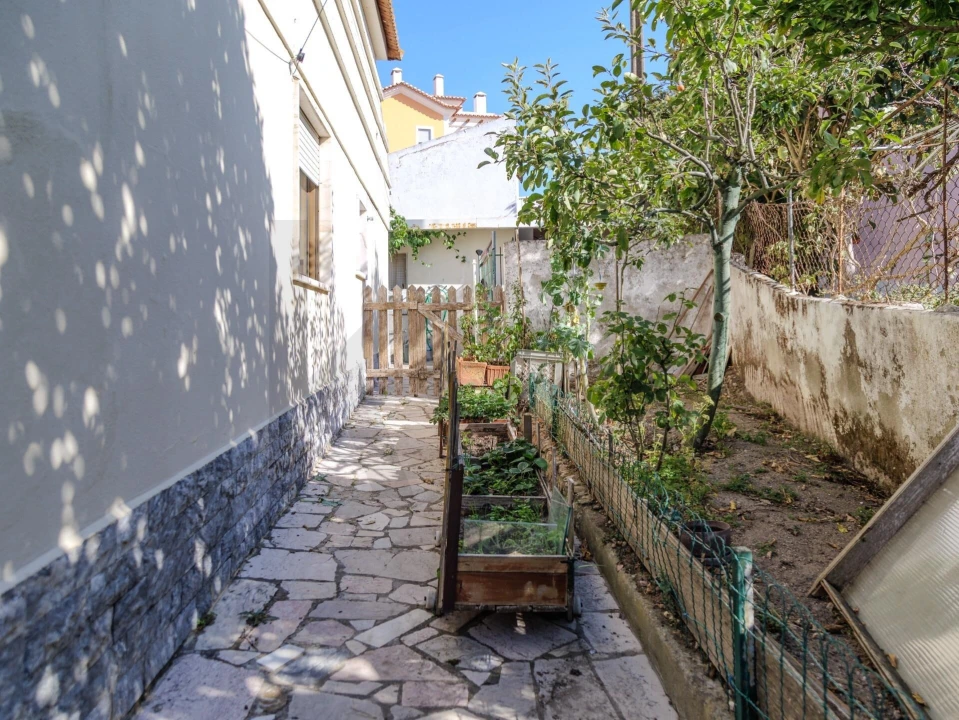 Moradia T3 para Venda em Venda do Pinheiro e Santo Estêvão das Galés Foto 21