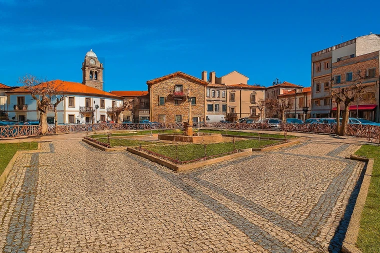 Moradia T5 para Venda em Figueira de Castelo Rodrigo Foto 12