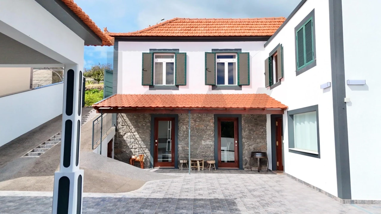 Moradia T3 para Venda em Arco da Calheta Foto 11