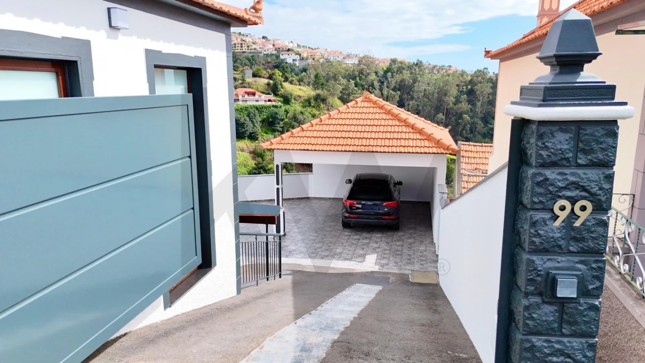 Moradia T3 para Venda em Arco da Calheta Foto 10