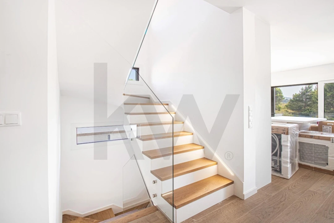 Moradia T4 para Venda em Vialonga Foto 8