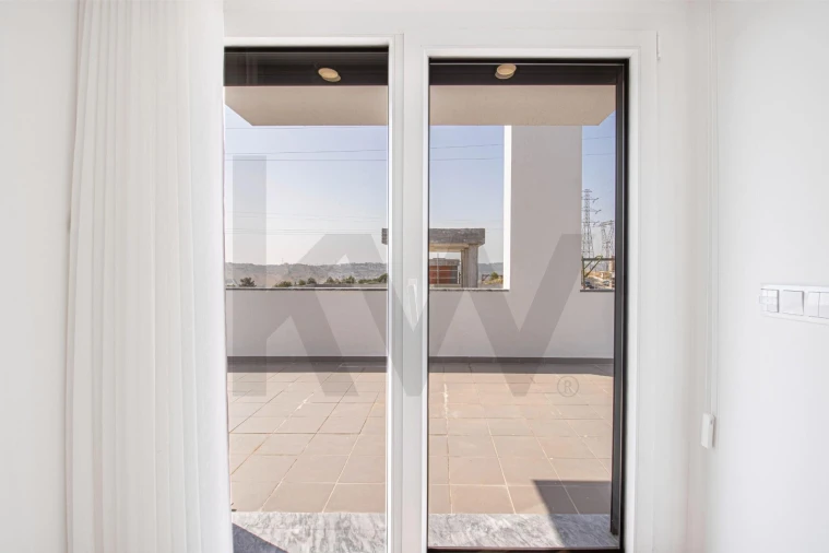 Moradia T4 para Venda em Vialonga Foto 2