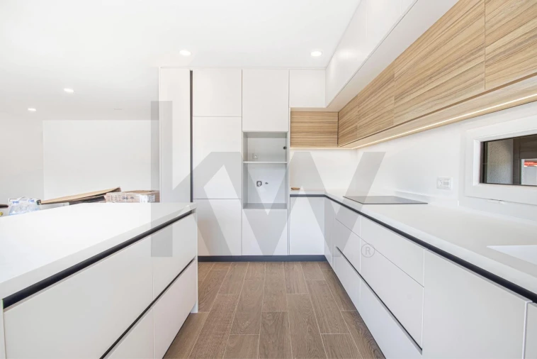 Moradia T4 para Venda em Vialonga Foto 9