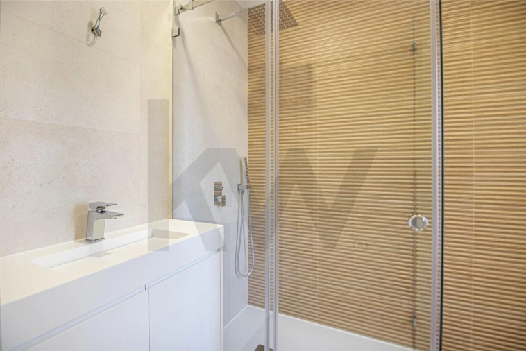 Moradia T4 para Venda em Vialonga Foto 12