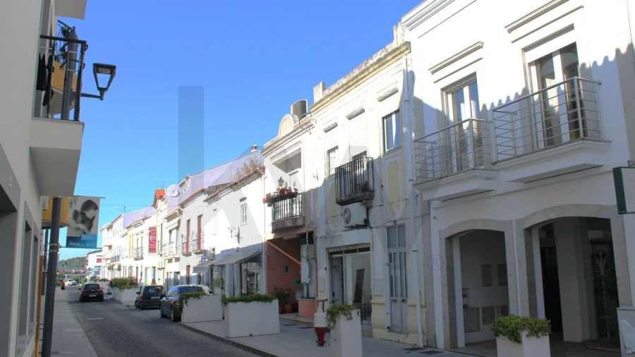 Prédio para Venda em Nossa Senhora da Vila, Nossa Senhora do Bispo e Silveiras Foto 1