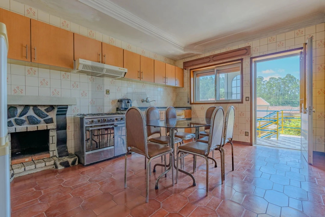 Moradia T7 para Venda em Argoncilhe Foto 10