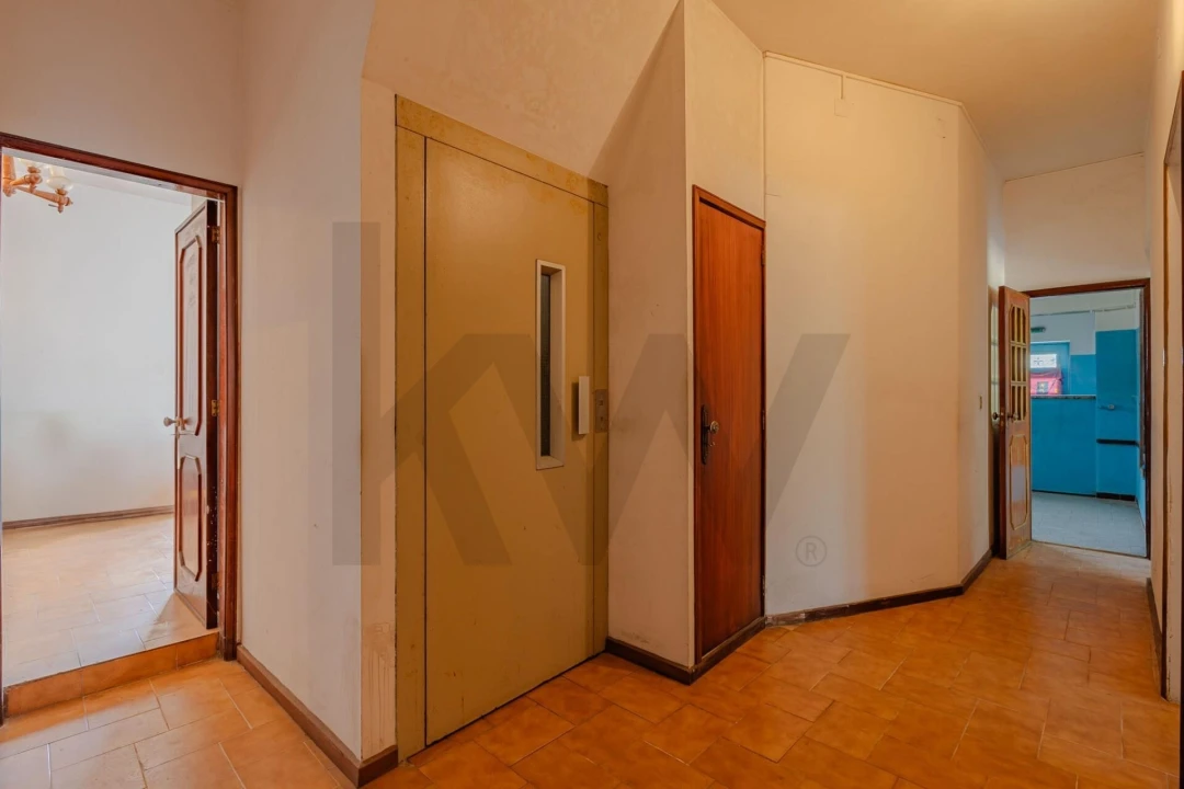 Moradia T7 para Venda em Argoncilhe Foto 55