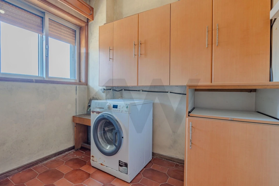 Moradia T7 para Venda em Argoncilhe Foto 35