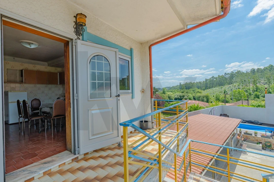 Moradia T7 para Venda em Argoncilhe Foto 11