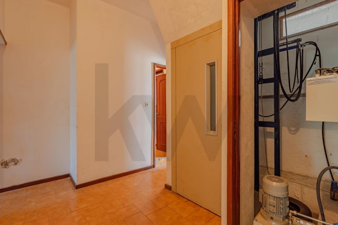 Moradia T7 para Venda em Argoncilhe Foto 56