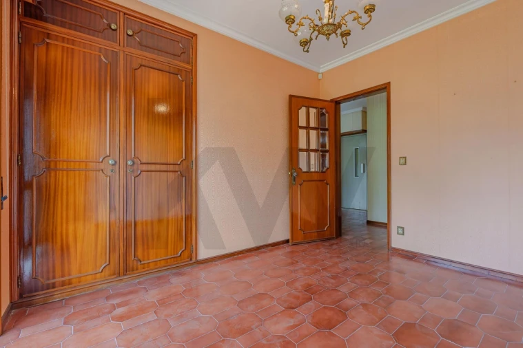 Moradia T7 para Venda em Argoncilhe Foto 19