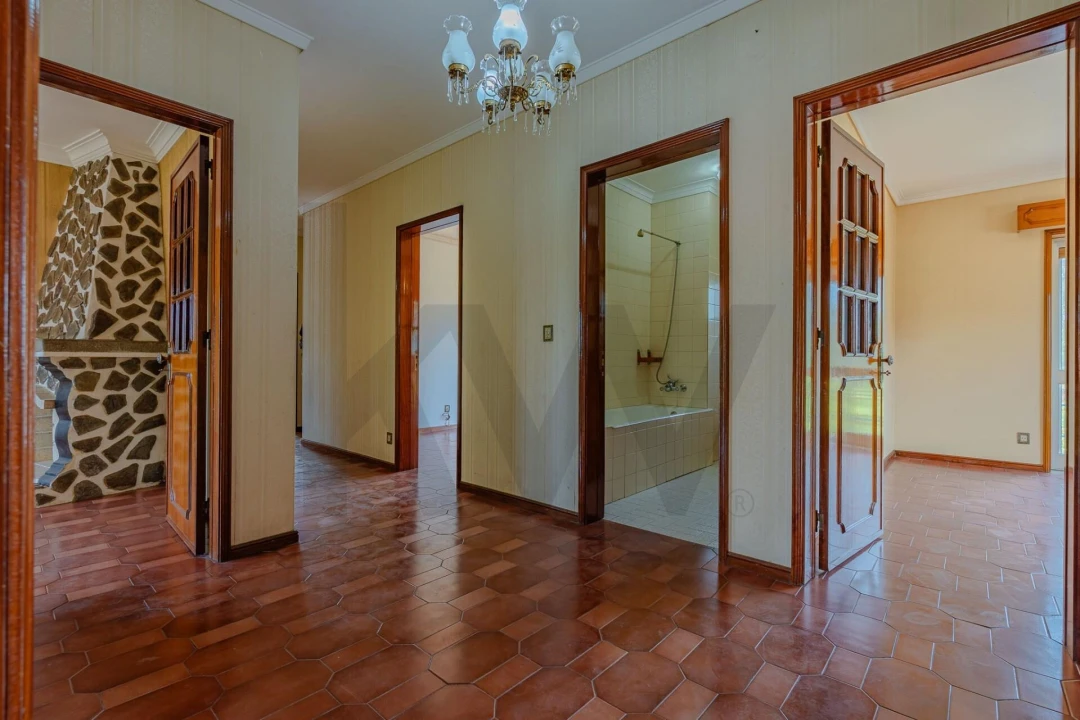 Moradia T7 para Venda em Argoncilhe Foto 14