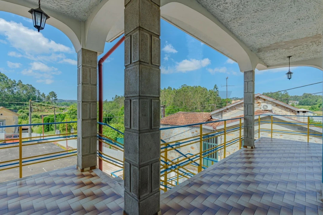 Moradia T7 para Venda em Argoncilhe Foto 7