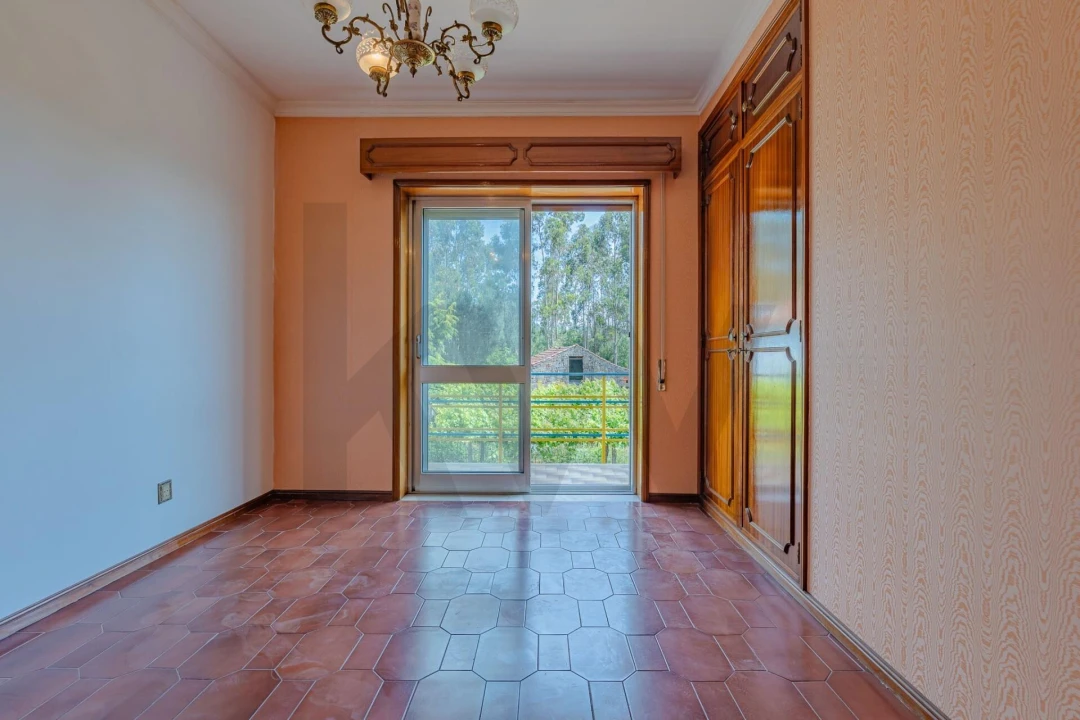 Moradia T7 para Venda em Argoncilhe Foto 18