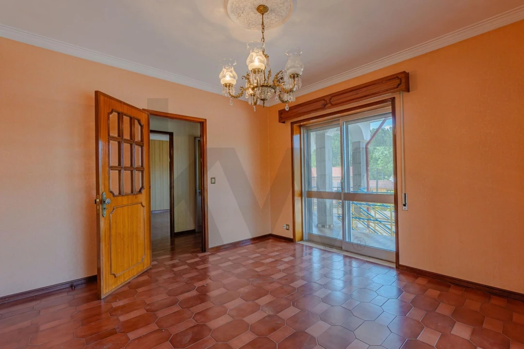 Moradia T7 para Venda em Argoncilhe Foto 24