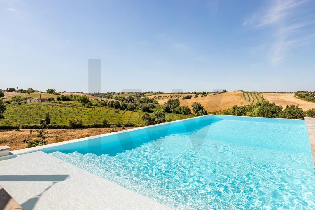 Moradia T4 para Venda em Achete, Azoia de Baixo e Póvoa de Santarém Foto 1