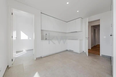 Apartamento T4 para Venda em Algés, Linda-A-Velha e Cruz Quebrada-Dafundo