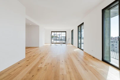 Apartamento T4 para Venda em Algés, Linda-A-Velha e Cruz Quebrada-Dafundo