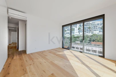 Apartamento T4 para Venda em Algés, Linda-A-Velha e Cruz Quebrada-Dafundo