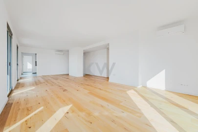 Apartamento T4 para Venda em Algés, Linda-A-Velha e Cruz Quebrada-Dafundo