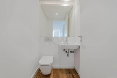Apartamento T4 para Venda em Algés, Linda-A-Velha e Cruz Quebrada-Dafundo