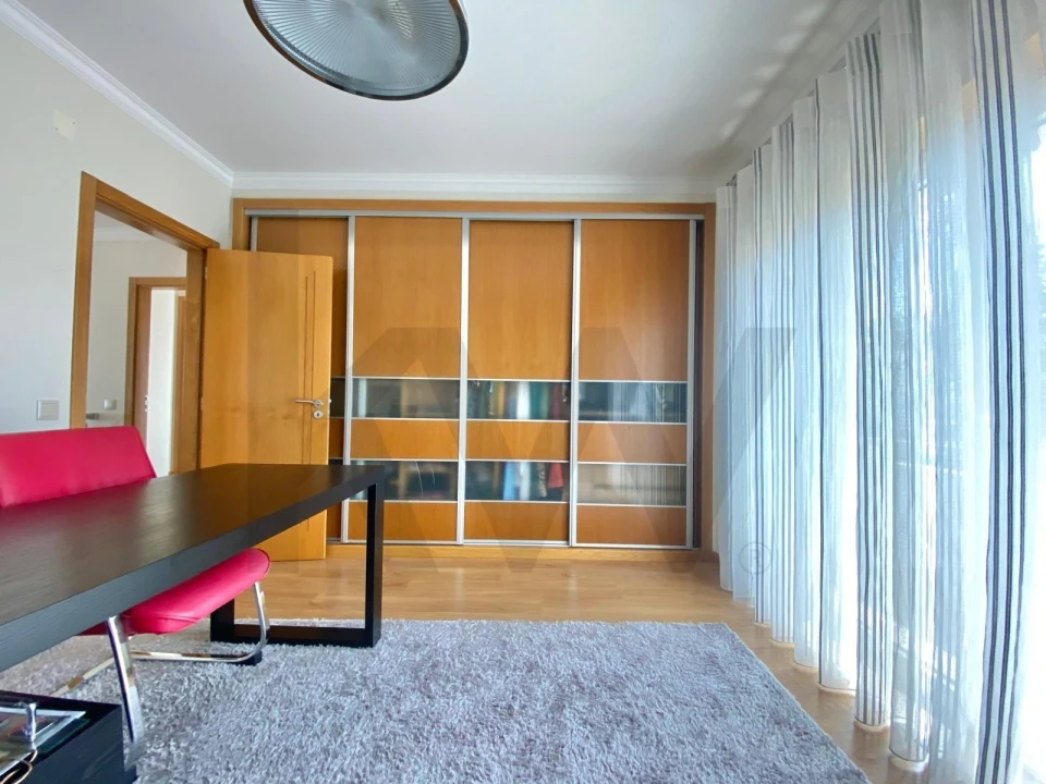 Moradia T3 para Venda em Valado dos Frades Foto 22