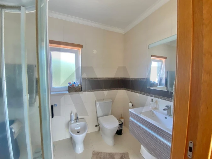 Moradia T3 para Venda em Valado dos Frades Foto 24