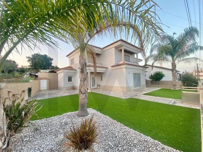 Moradia T3 para Venda em Valado dos Frades Foto 3