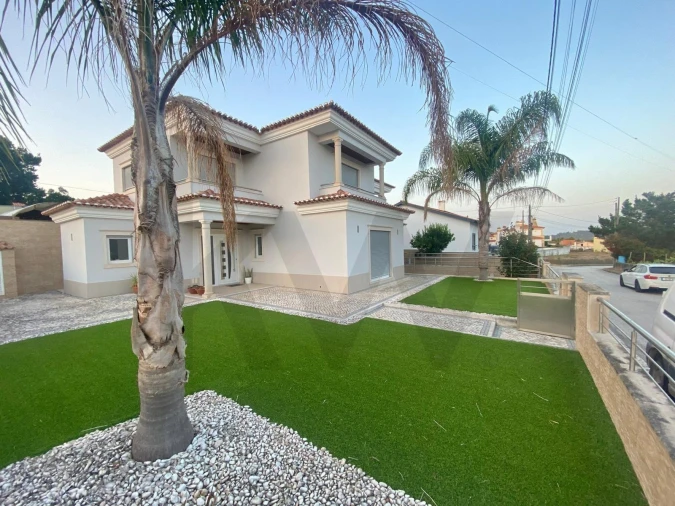 Moradia T3 para Venda em Valado dos Frades Foto 28