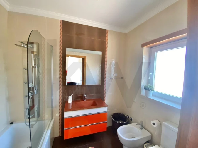 Moradia T3 para Venda em Valado dos Frades Foto 18