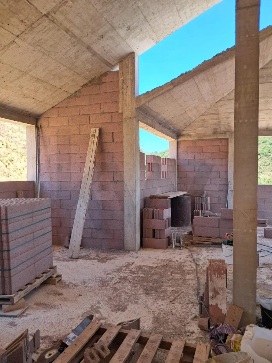 Moradia T5 para Venda em Igreja Nova e Cheleiros Foto 7