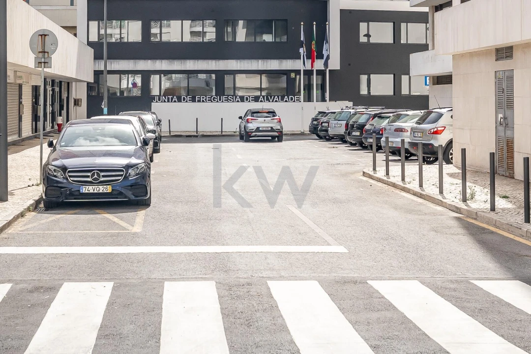 Loja para Venda em Alvalade Foto 19