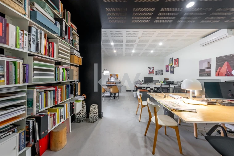 Loja para Venda em Alvalade Foto 1