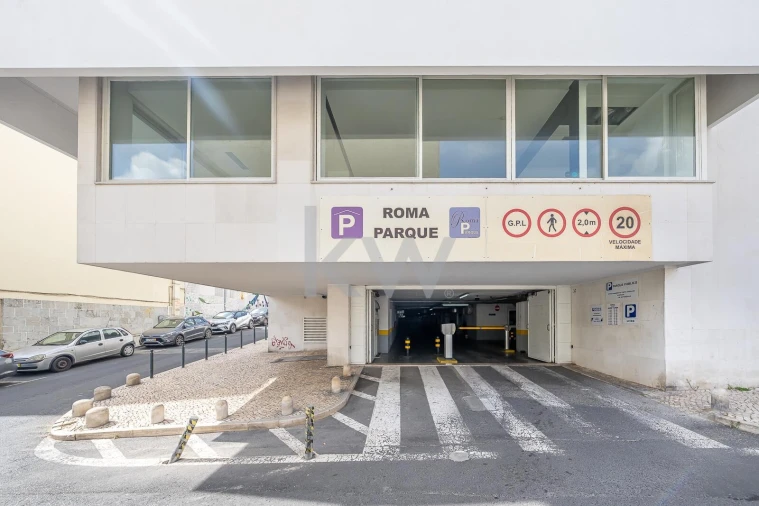 Loja para Venda em Alvalade Foto 21