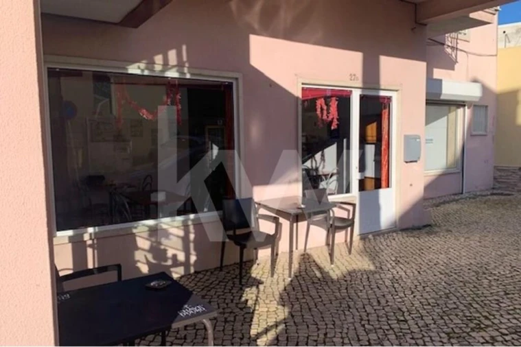 Loja para Venda em Almargem do Bispo, Pêro Pinheiro e Montelavar Foto 1