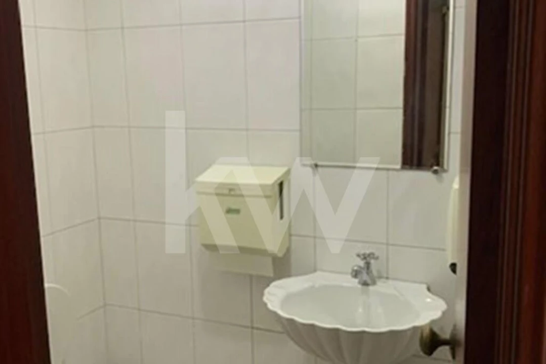 Loja para Venda em Almargem do Bispo, Pêro Pinheiro e Montelavar Foto 4