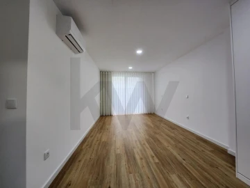 Apartamento T1 para Venda em Requeixo, Nossa Senhora de Fátima e Nariz