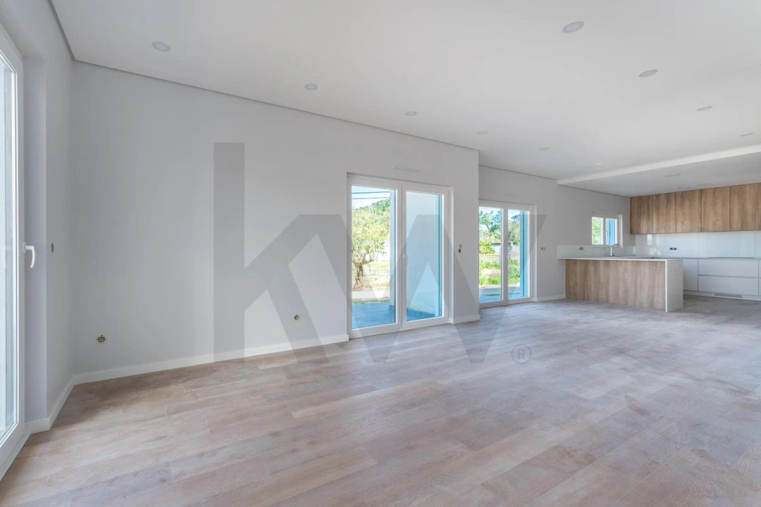 Moradia T3 para Venda em Santo Isidoro Foto 9