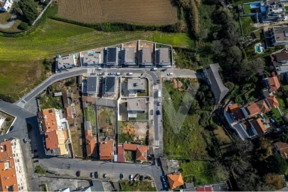 Moradia T4 para Venda em São Felix da Marinha