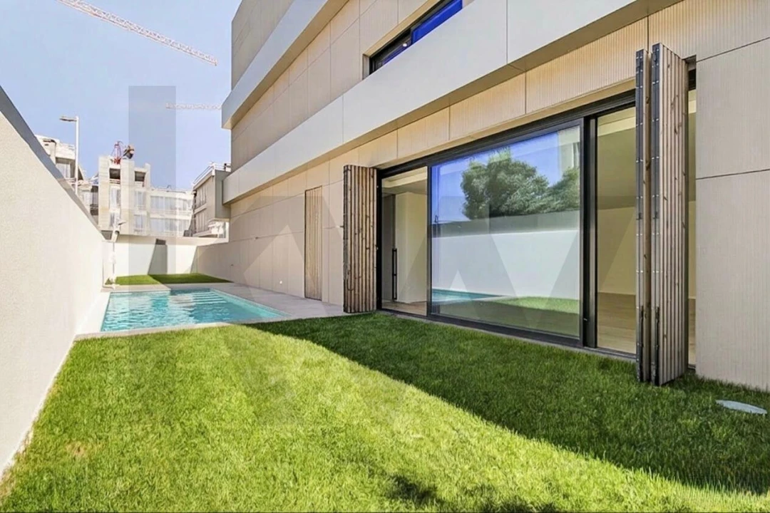 Apartamento T4 para Venda em Aldoar, Foz do Douro e Nevogilde Foto 1