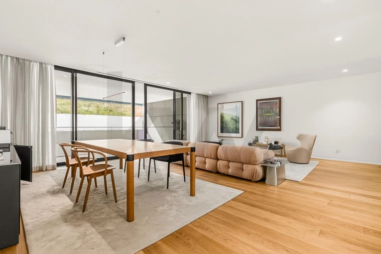 Apartamento T4 para Venda em Aldoar, Foz do Douro e Nevogilde Foto 3